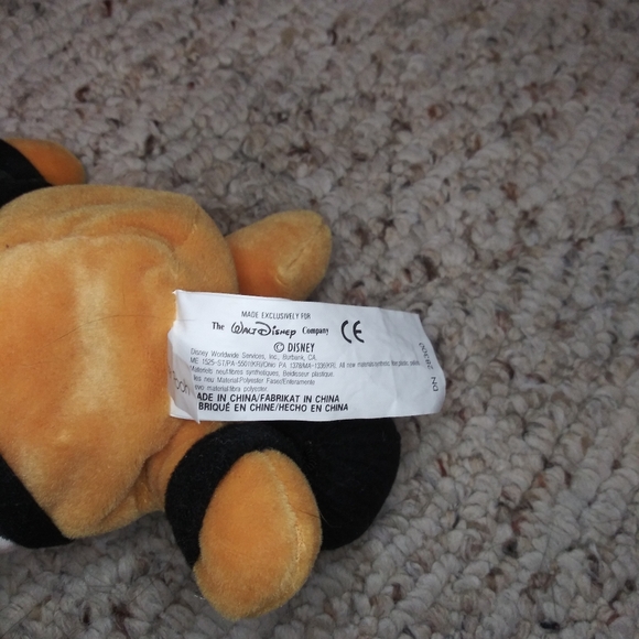 Vintage Disney Store Winnie The Pooh Valentine Prisoner of Love Beanie - Picture 4 of 5